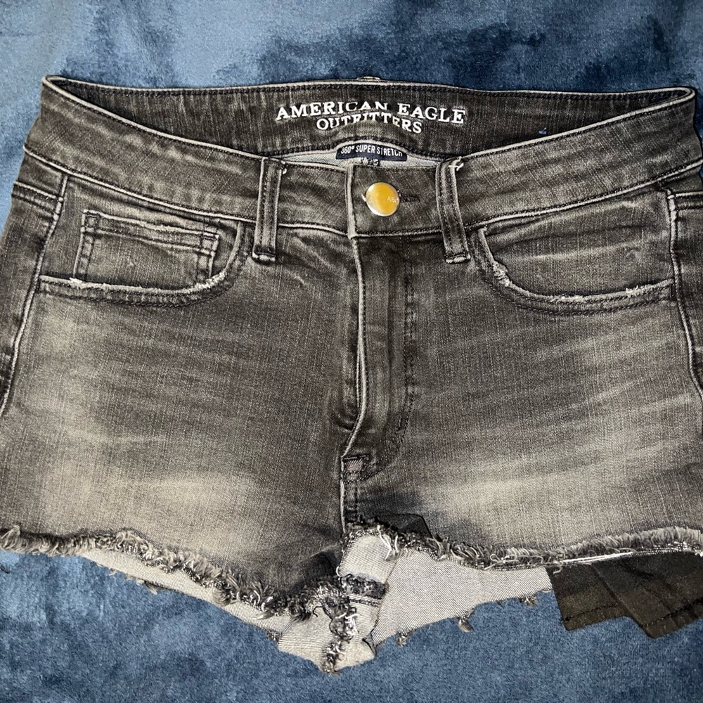 American Eagle Super Stretch Hi Rise Shortie Shorts. Size 8!